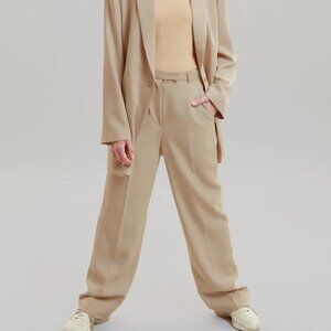 The Frankie Shop Isla tailored trousers in Natural Size - SMALL